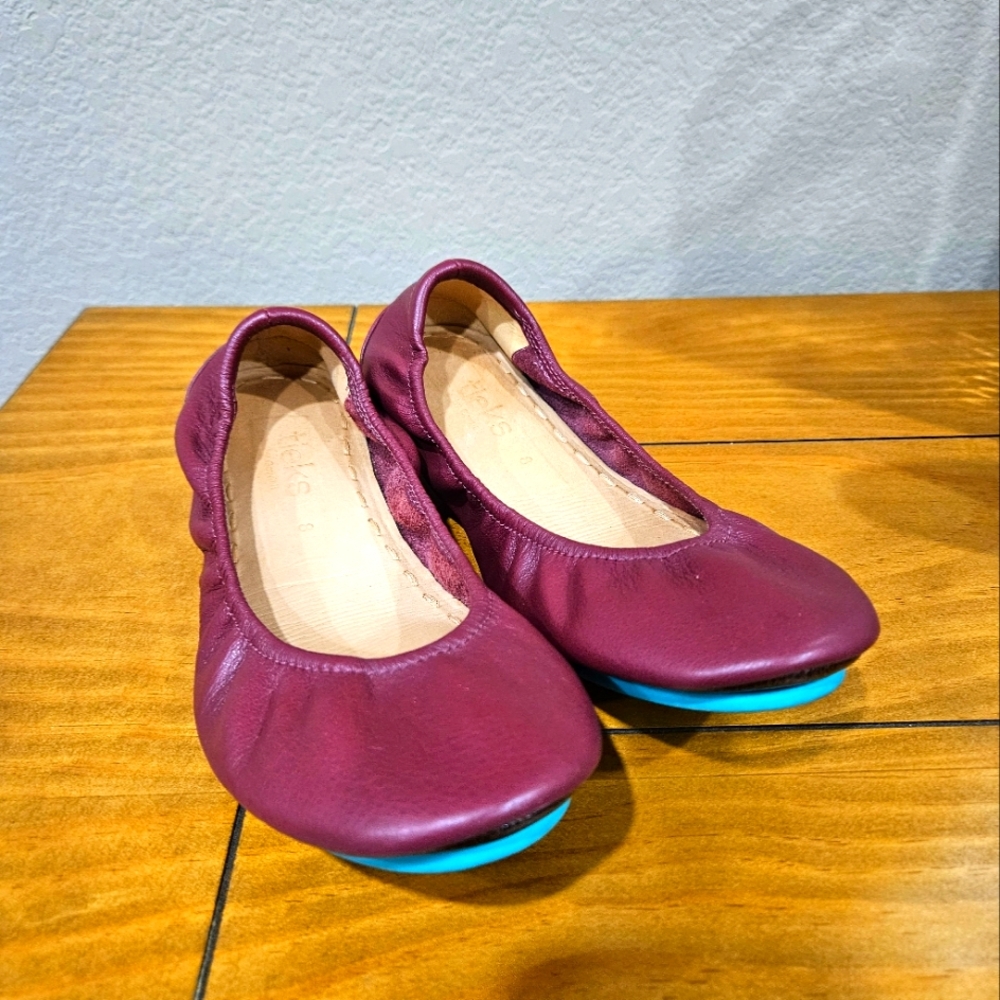 Tieks Ballet Flats 8 Burgundy w/box!!!